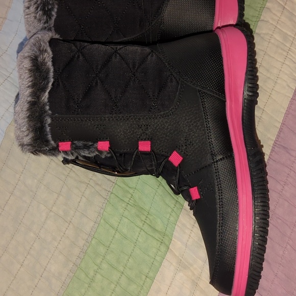 Snow Princess Boot 5Y - Picture 3 of 13